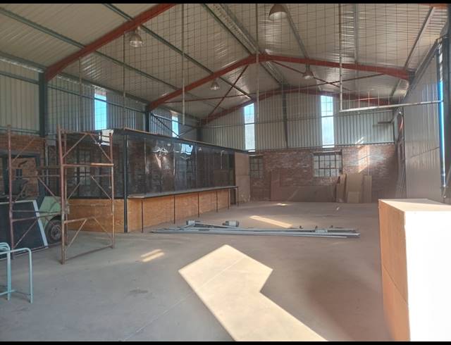 330M² BUILDING TO LET IN WILLOWTON INDUSTRIAL